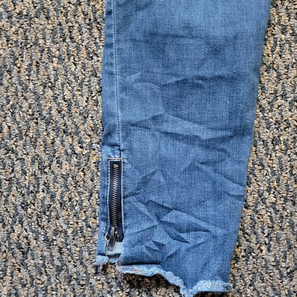 1822 Denim Ripped Zipper Frayed Edge Distressed Leggings Size 10 - Picture 12 of 15